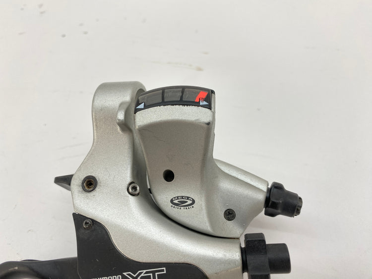 scratches on the right gear indicator