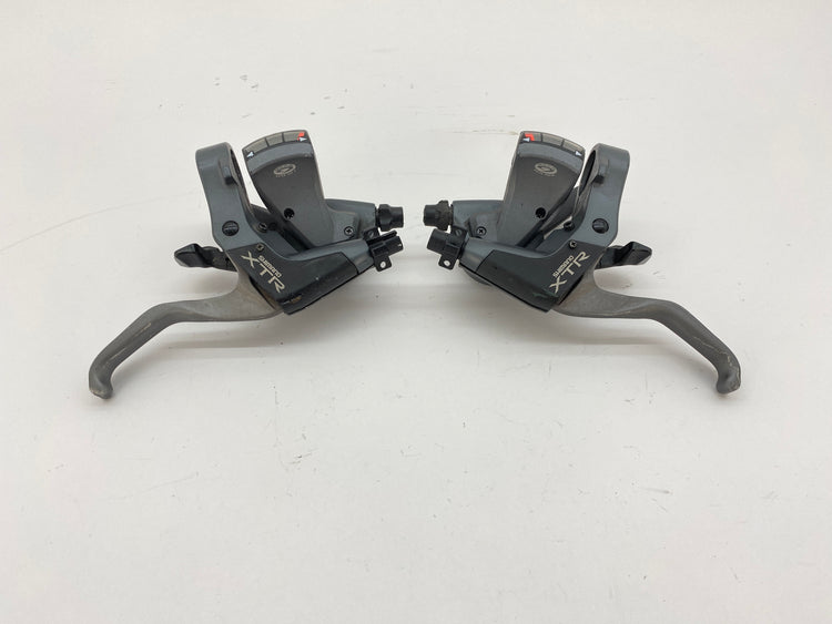 main view of the levers