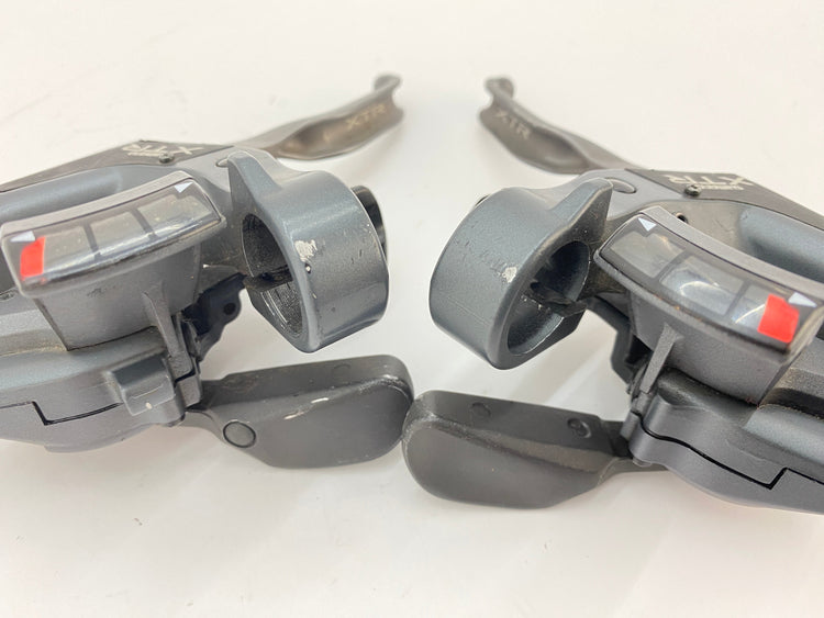 scratches on the lever clamps