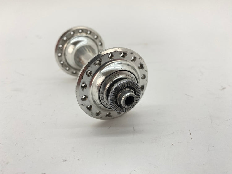 close up of the left hub flange