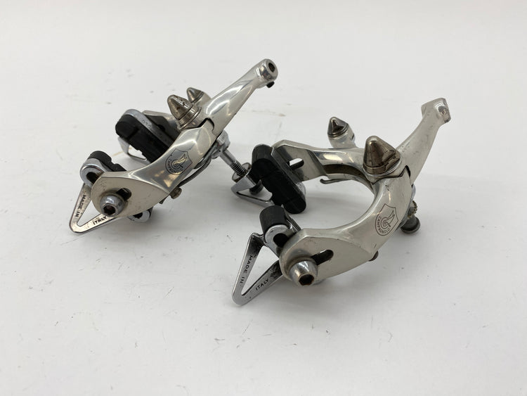 logo side of the brakes