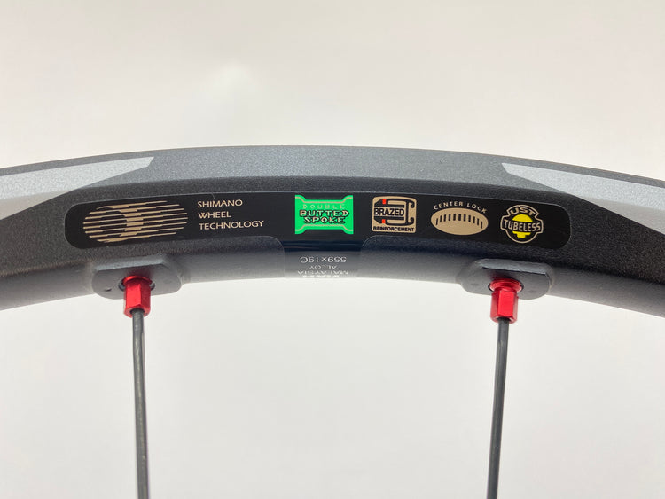close up of the features label