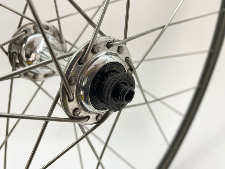 close up of the front axle end
