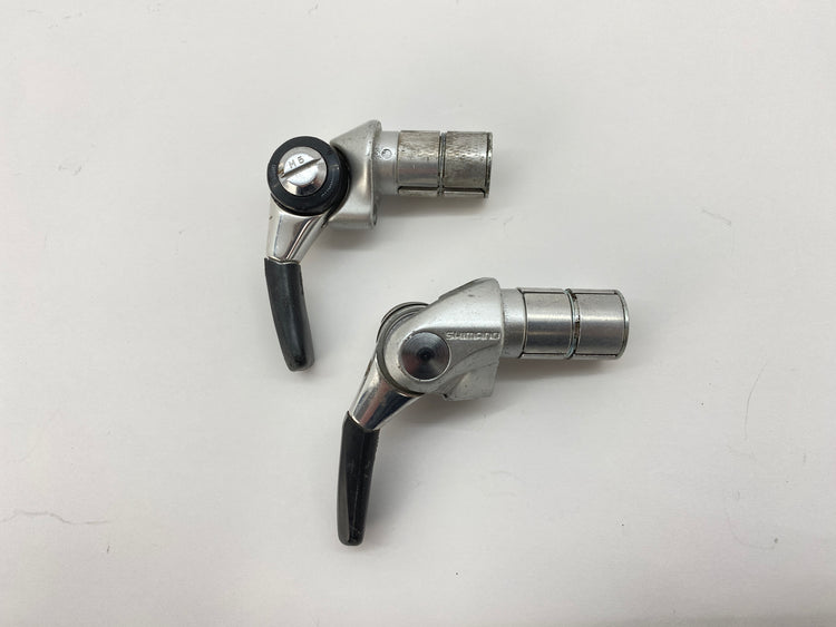 right side view of the shifters
