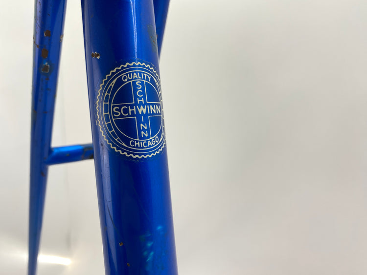close up of schwinn decal