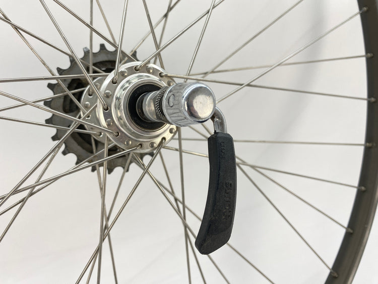 close up of the rear skewer lever