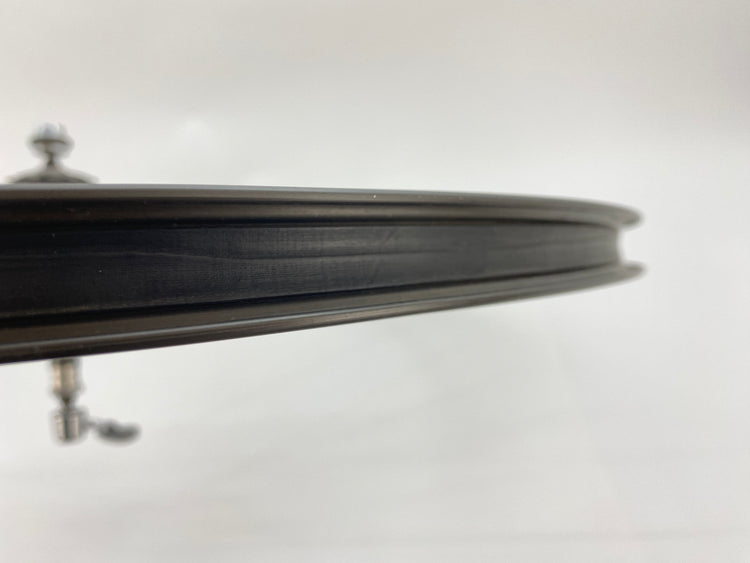 close up of one rim bed