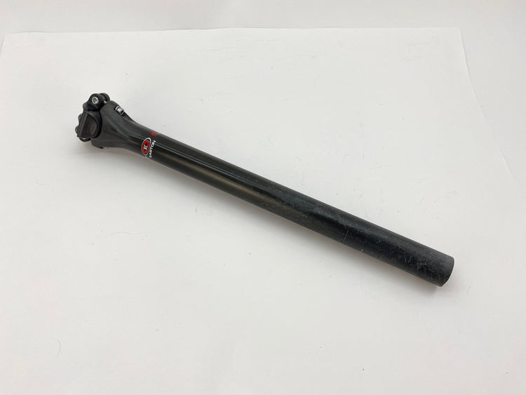 main view of the seatpost