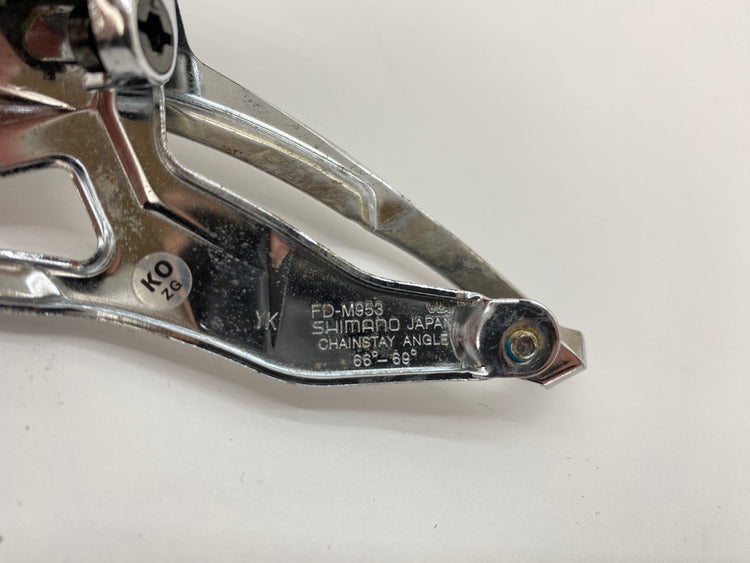close up of the model number