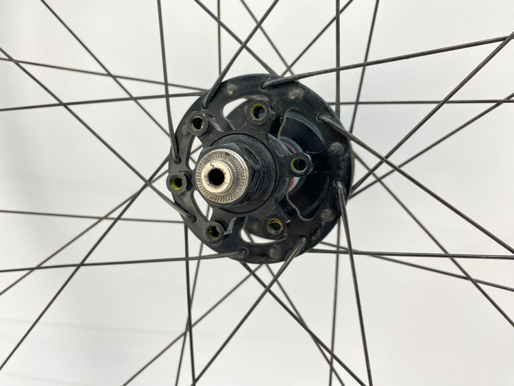 the left rear axle end