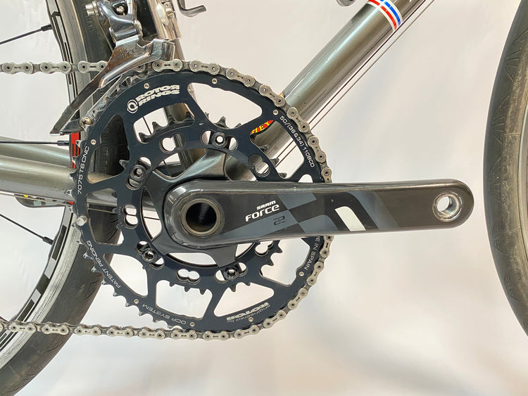 close up of the right crank arm
