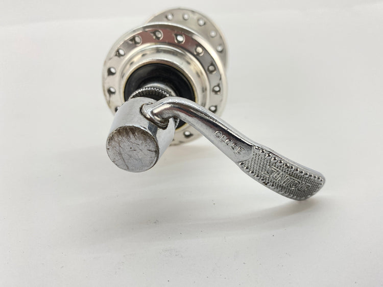 close up of the skewer lever
