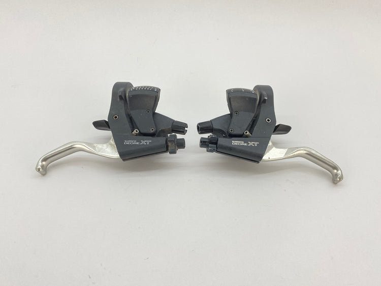 main view of the levers