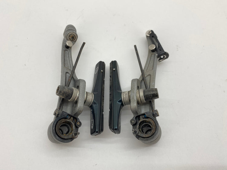 backside view of the brake arms