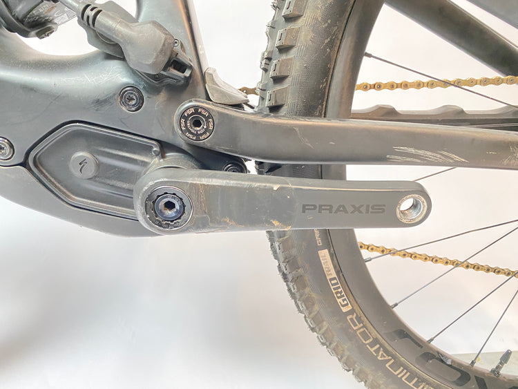 close up of the left crank arm