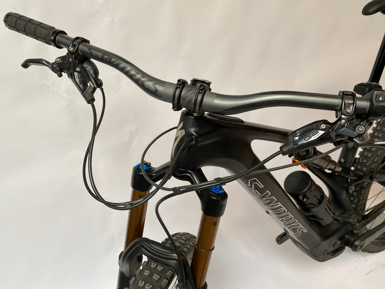 view of the handlebar and brakes