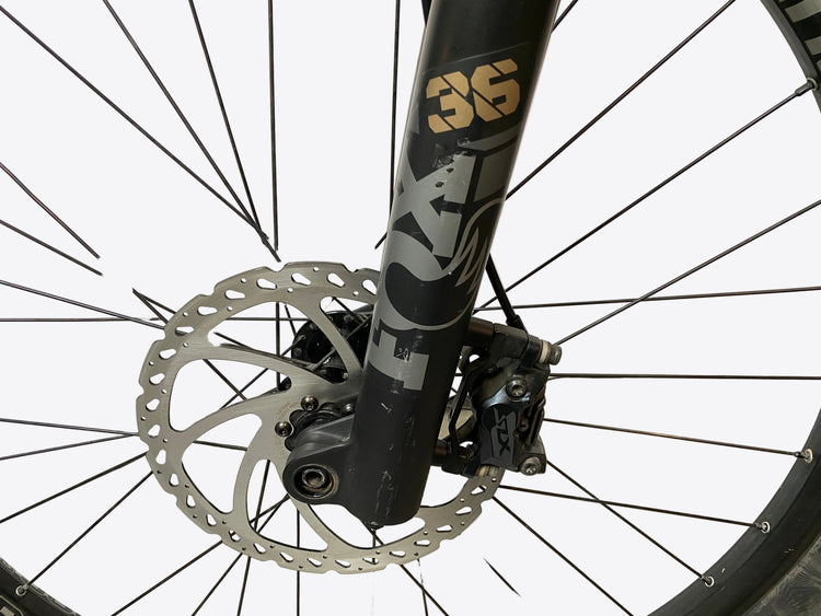 close up of the left fork leg