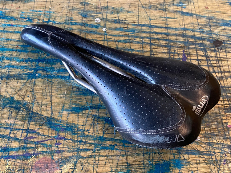Selle Italia SLR Carbon Leather Saddle Titanium Rails
