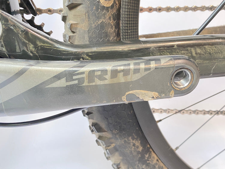 close up of the left crank arm