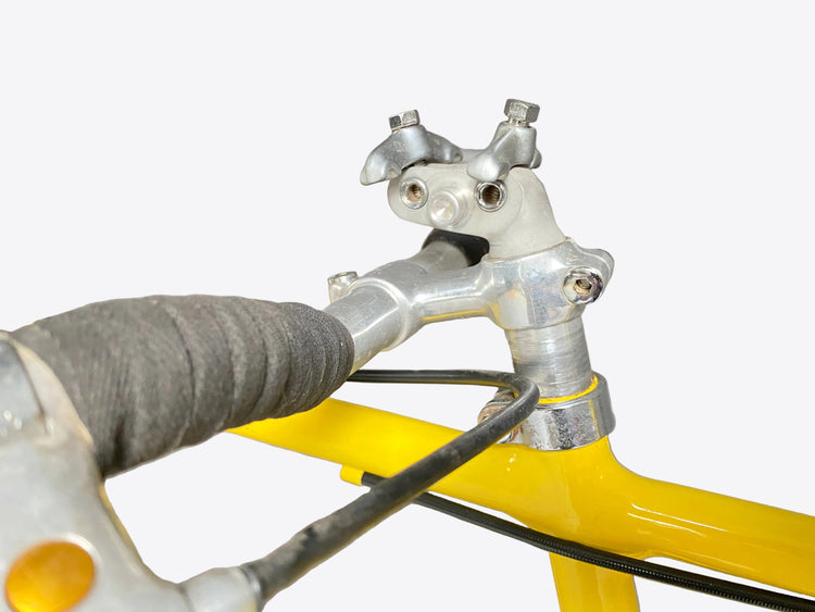 close up of captain seatpost