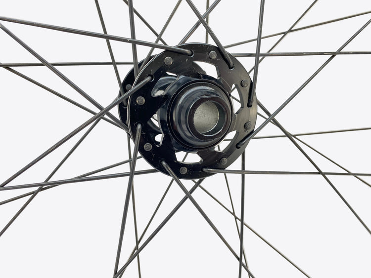 close up of the right axle end