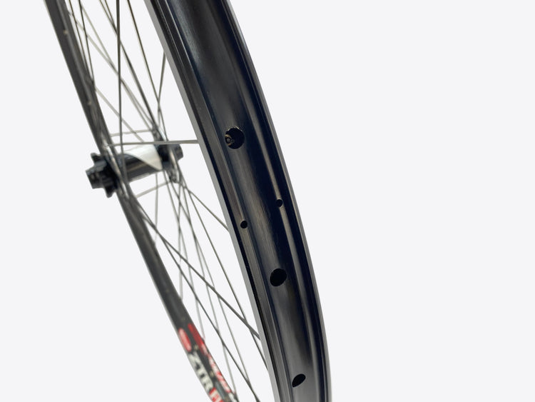 close up of the rim bed