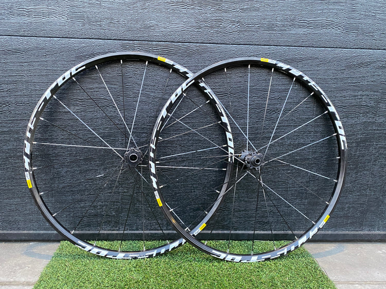 Mavic CrossRoc 27.5 Tubeless Disc Wheelset