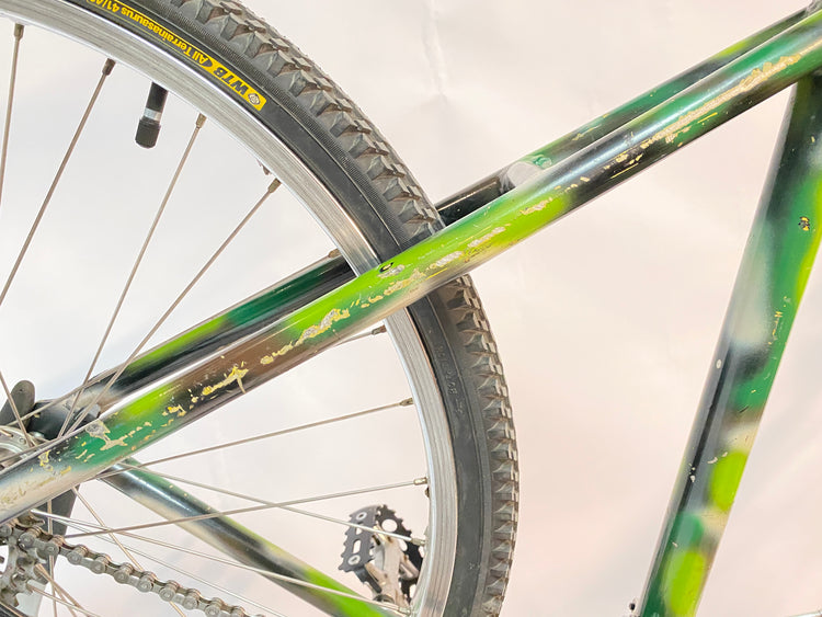 close up of the right seatstay