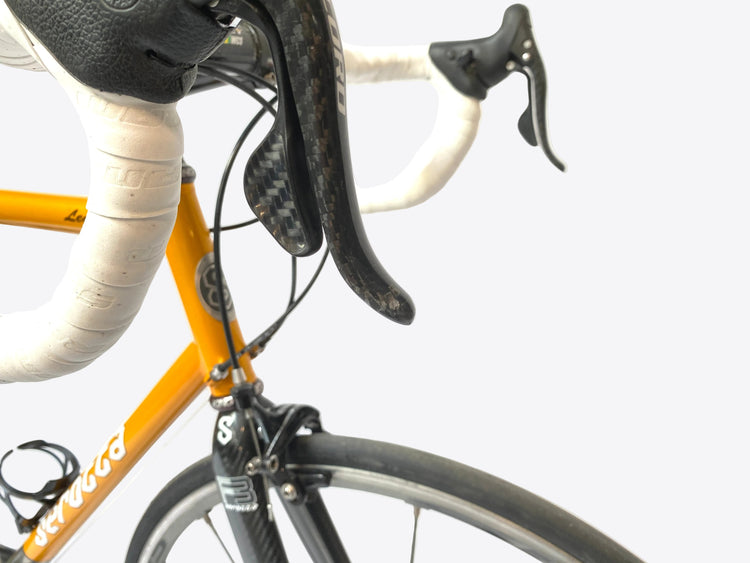 scratches on the right brake lever