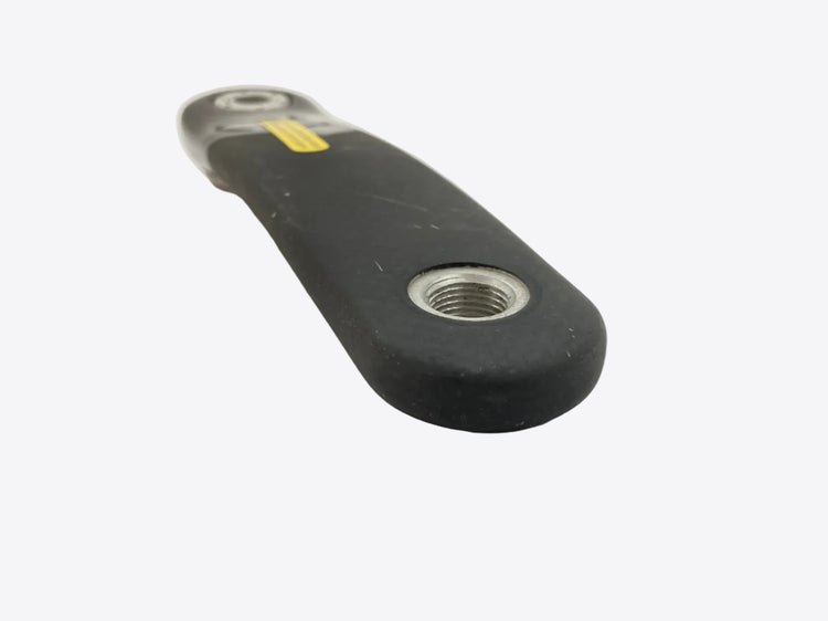 close up of the crank arm end