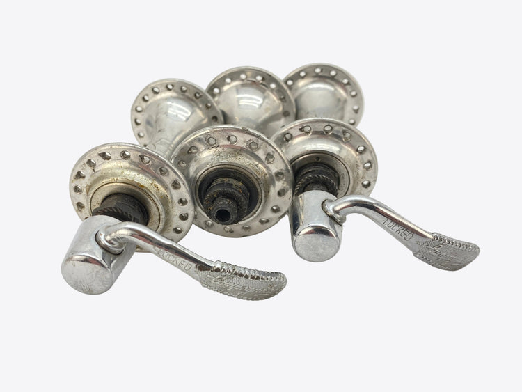 side view of the front hubs