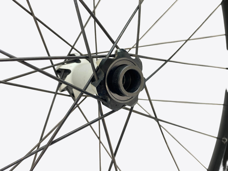 close up of the right front axle end