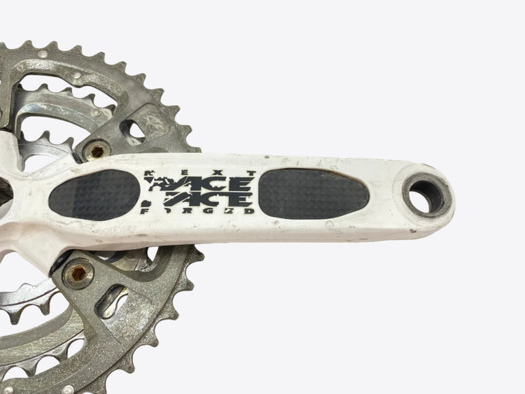 close up of the right crank arm