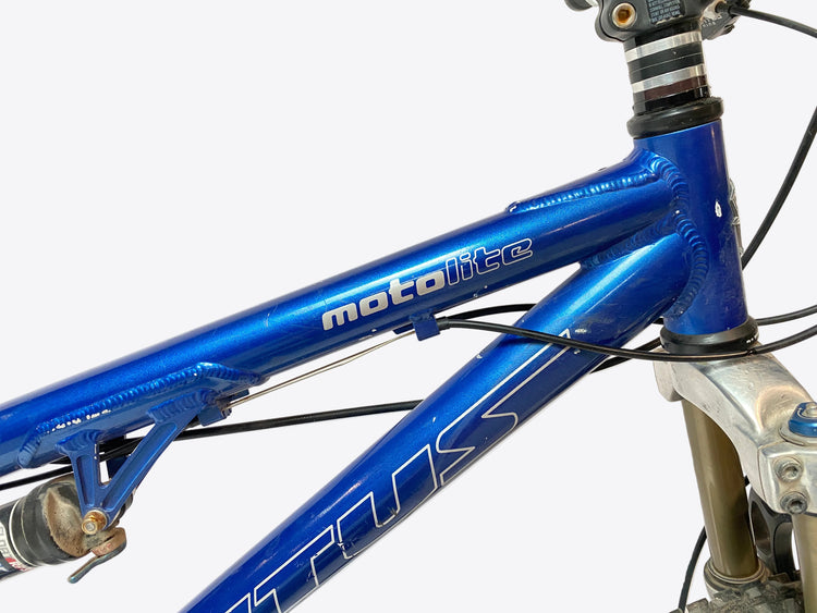 close up of the head tube