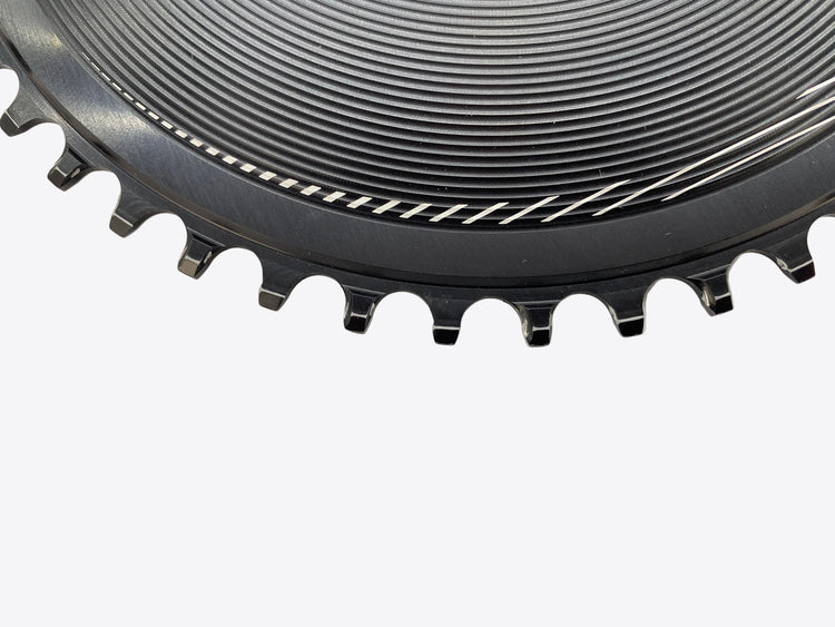 close up of the chainring teeth