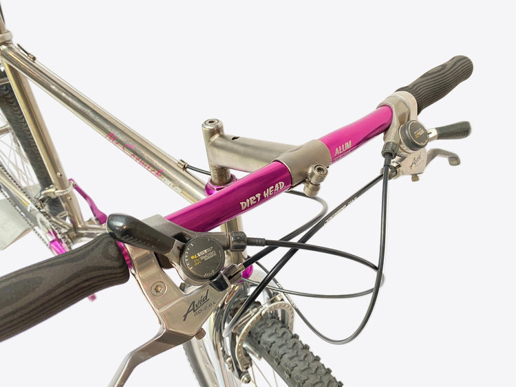 close up of the handlebars