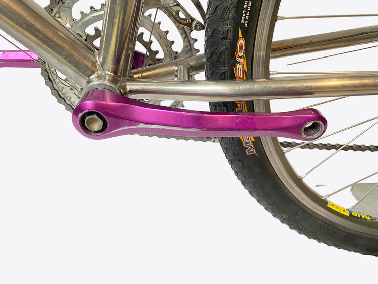 close up of the left crank arm