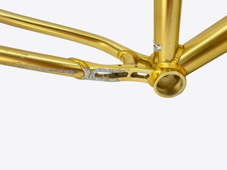 scratches on the right chain stay