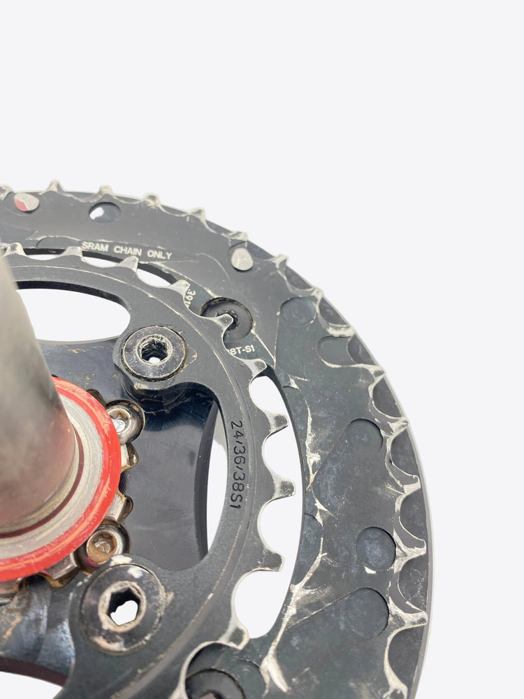 side view of the chainrings
