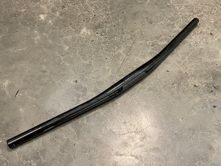 Truvativ T30 Carbon Flat Handlebar 31.8 700mm