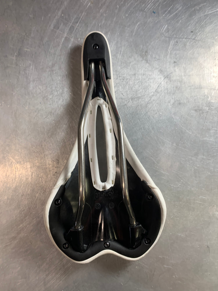 Fezzari Titanium Saddle