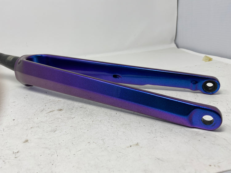 Trek Madone Carbon 700c Road Bike Fork Iridescent Purple 12x100