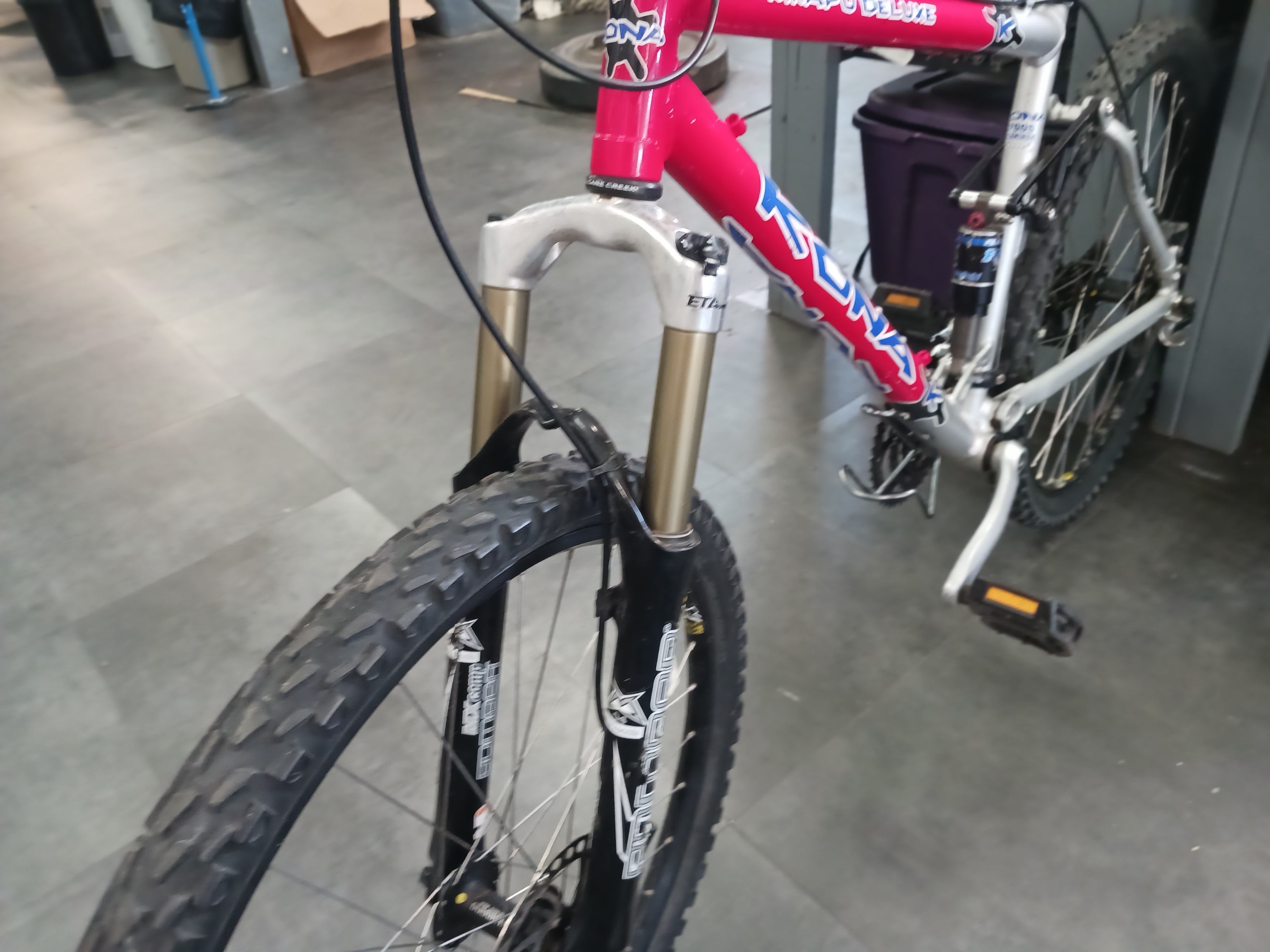 Kona Kikapu Deluxe, Mountain Bike, Medium