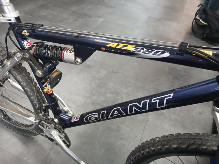 Giant ATX 980 Mountain Bike