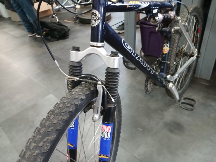 Giant ATX 980 Mountain Bike