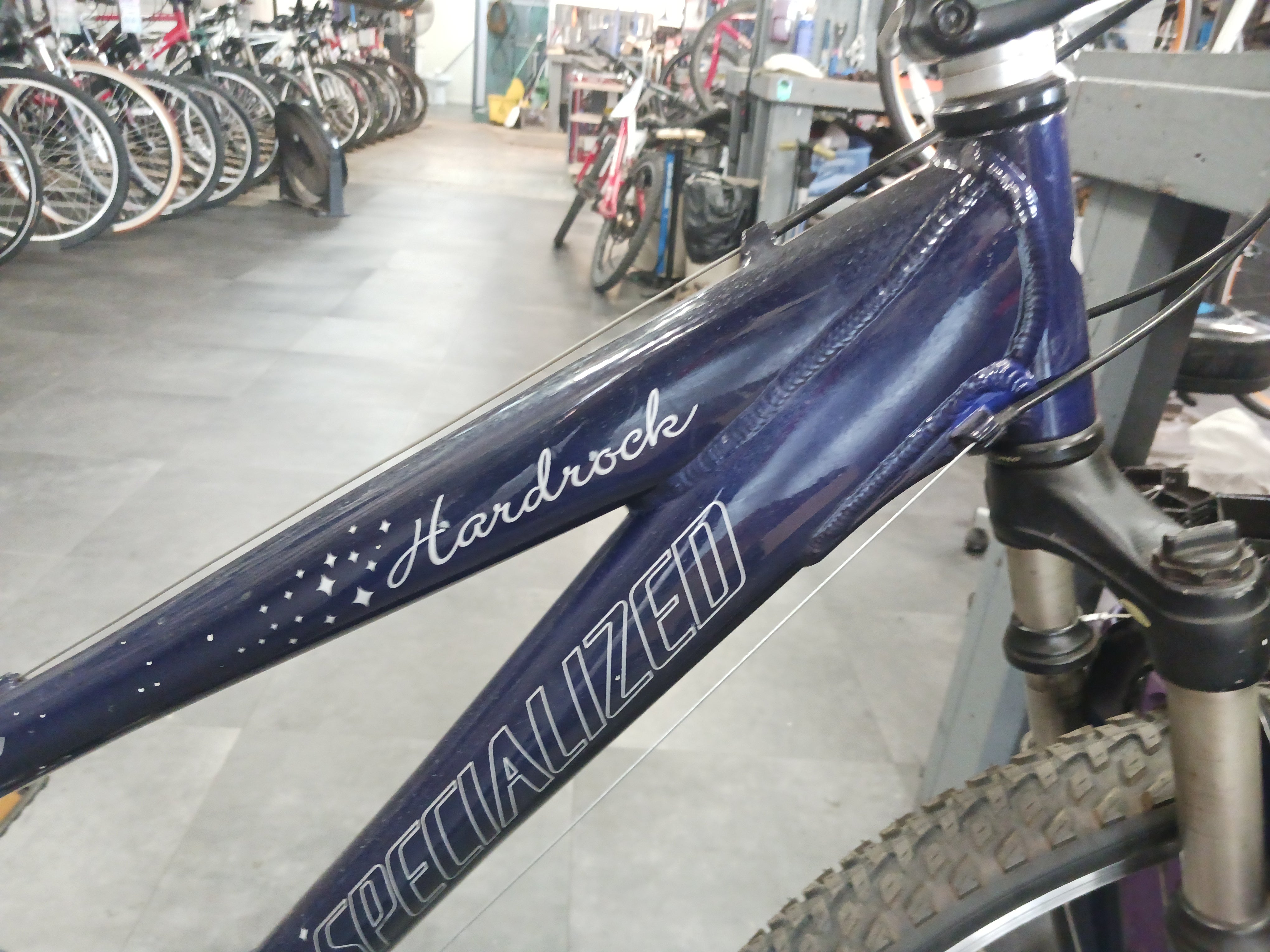 Specialized hard rock 20年くらい前のもの？ Specialized hard rock 20年くらい前のもの？
