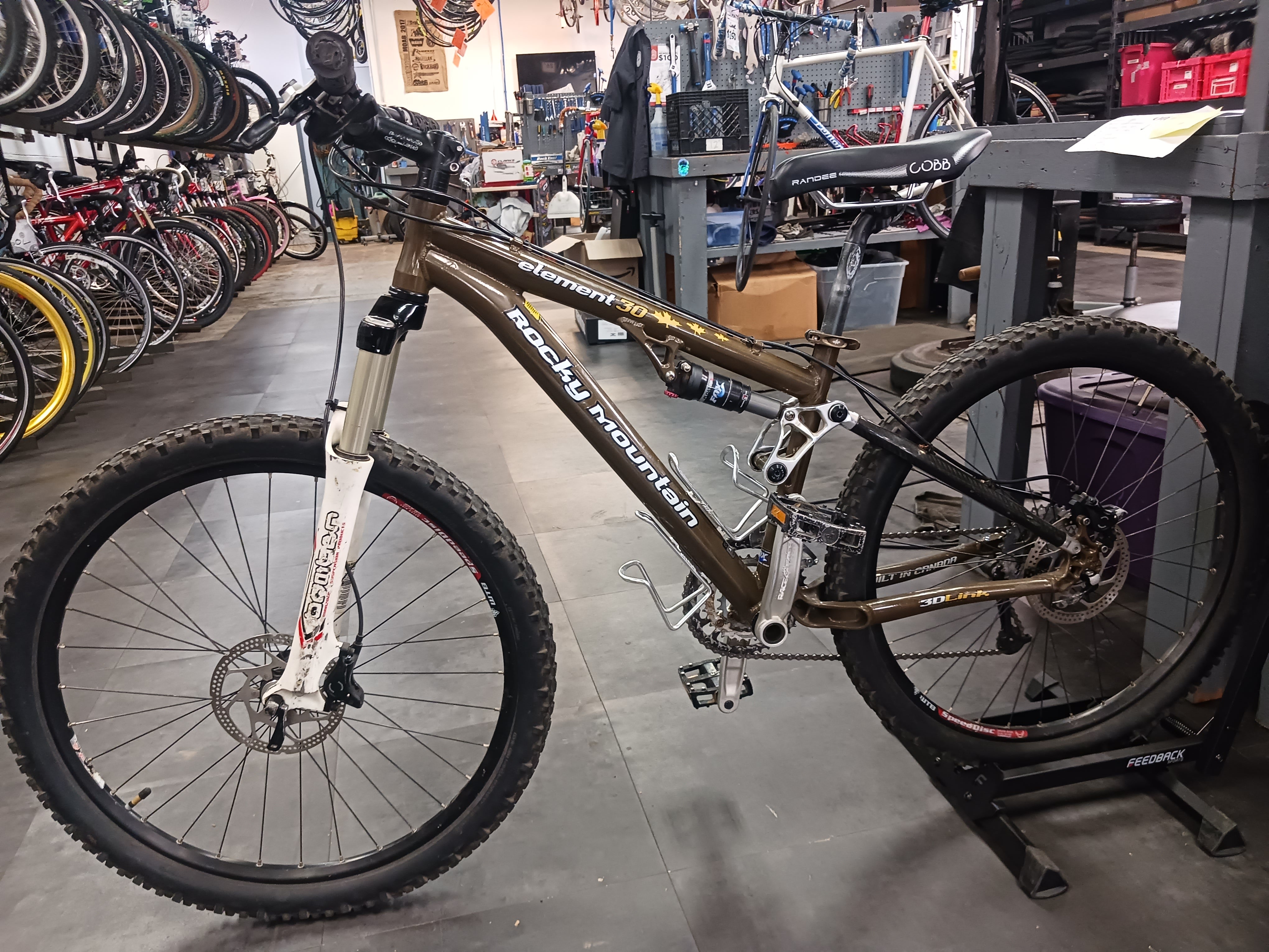 Rocky Mountain Element 30, Mountain Bike (brown)