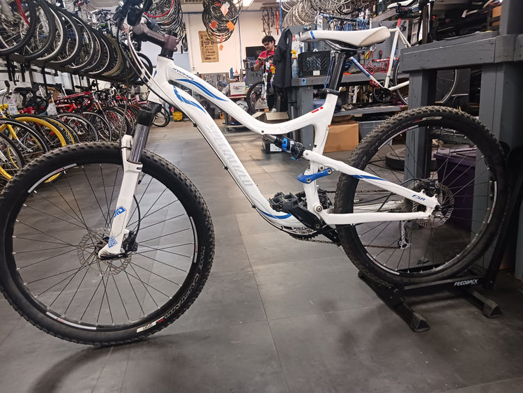 Specialized Myka Comp, Mountain Bike, Small