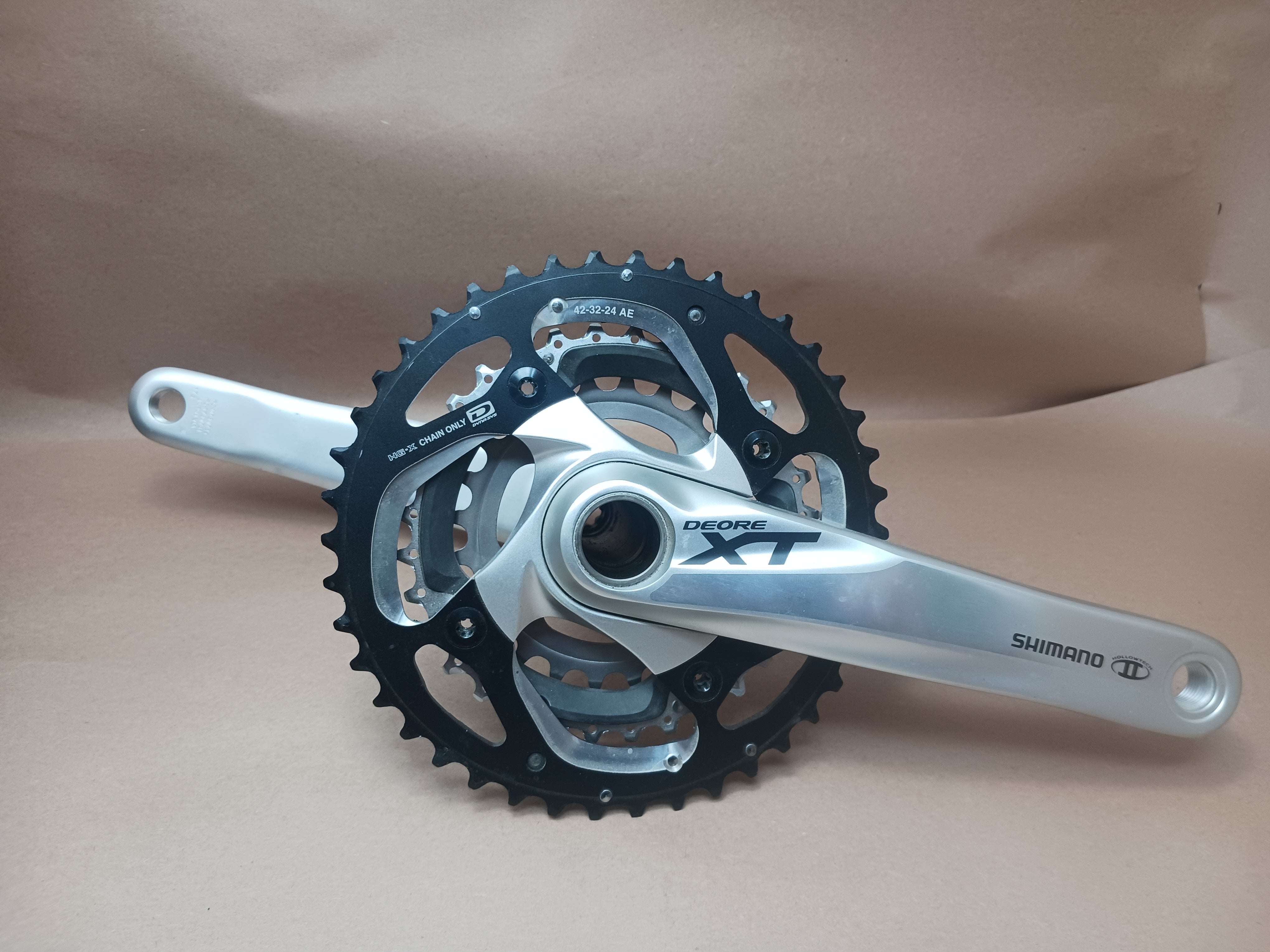 Shimano Deore XT 2-Piece Triple Crankset FC-M780 (Like-New)
