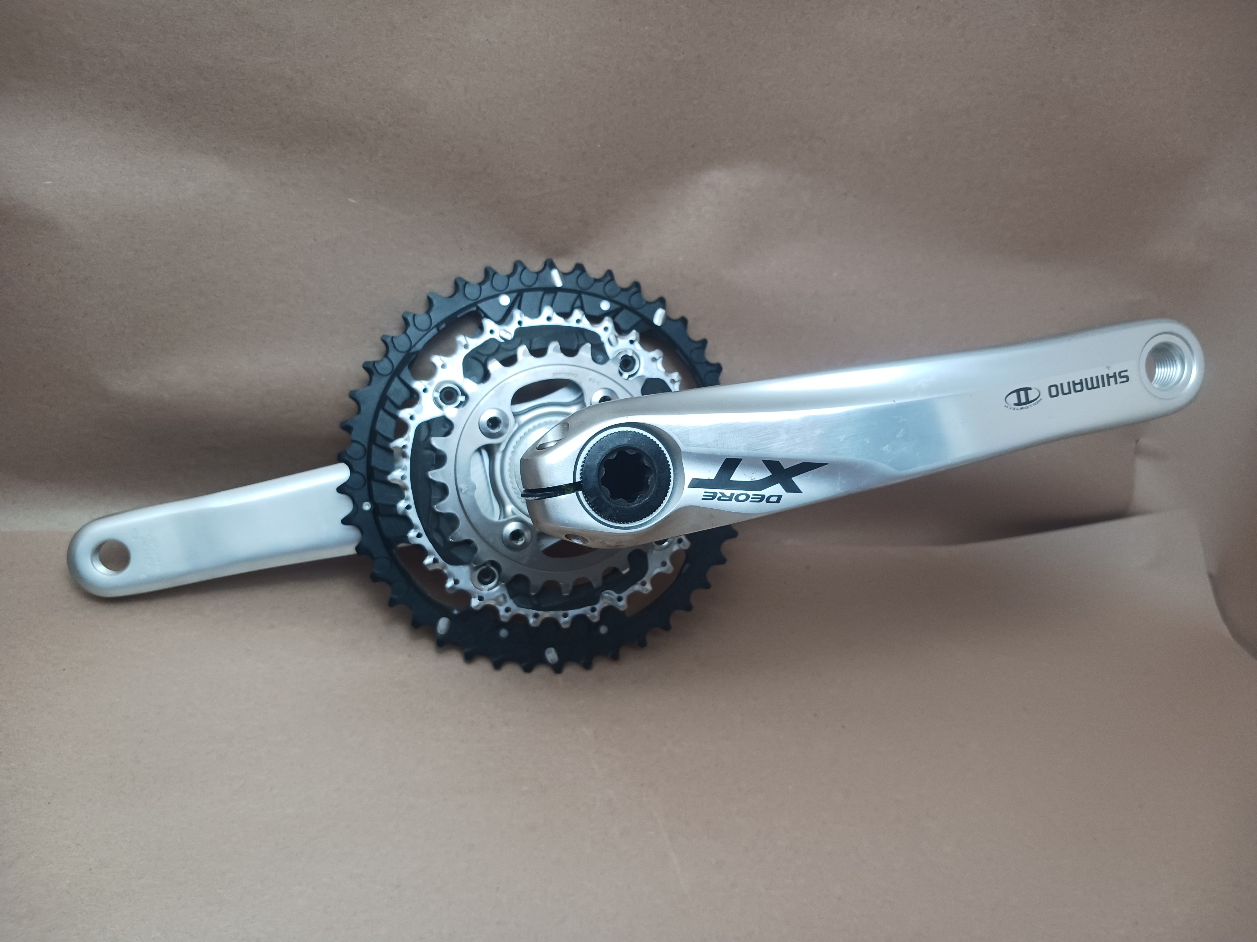Shimano Deore XT 2-Piece Triple Crankset FC-M780 (Like-New)